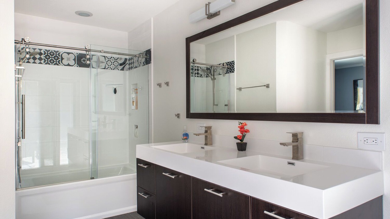 Photo of Bathroom in La Jolla Mesa