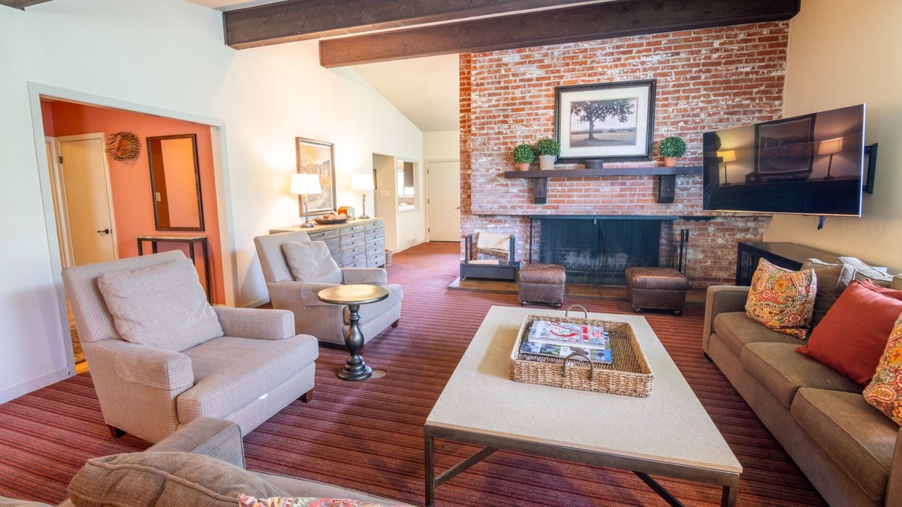 Photo of Livingroom in Elkhorn