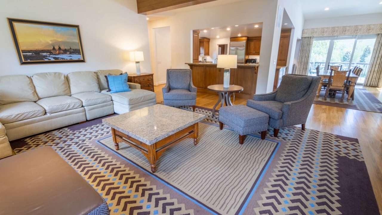 Photo of Livingroom in Elkhorn