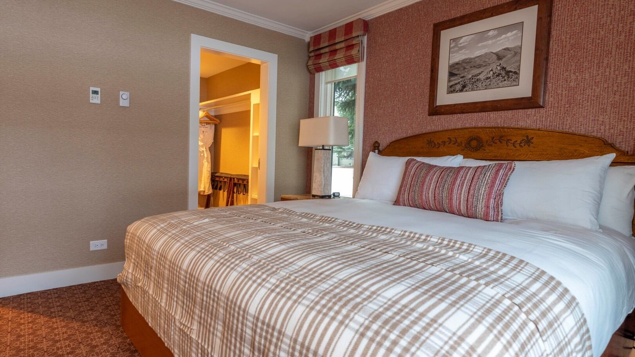 Photo of Bedroom in Elkhorn