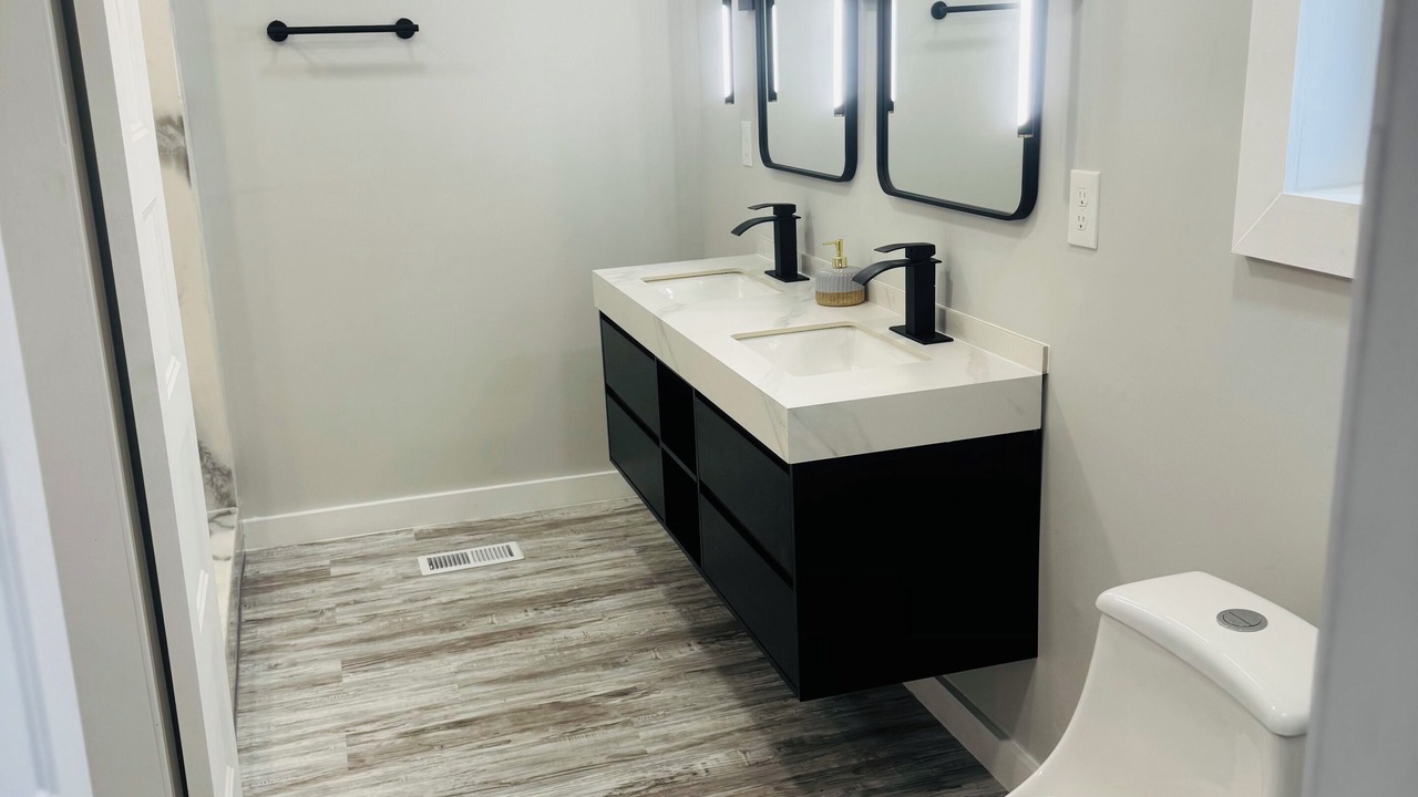 Photo of Bathroom in Counce