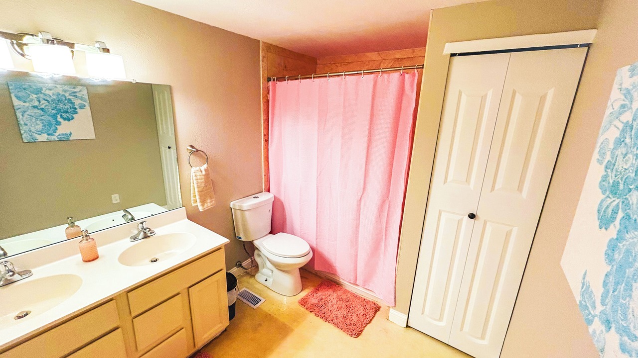 Photo of Bathroom in Irwin