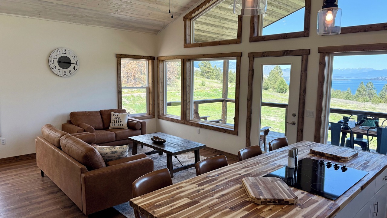 Photo of Livingroom in Big Arm