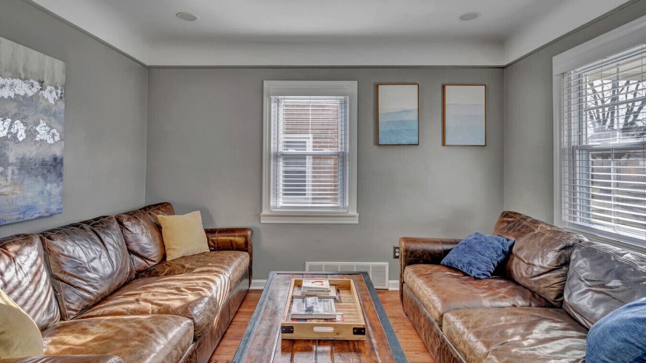 Photo of Livingroom in Royal Oak