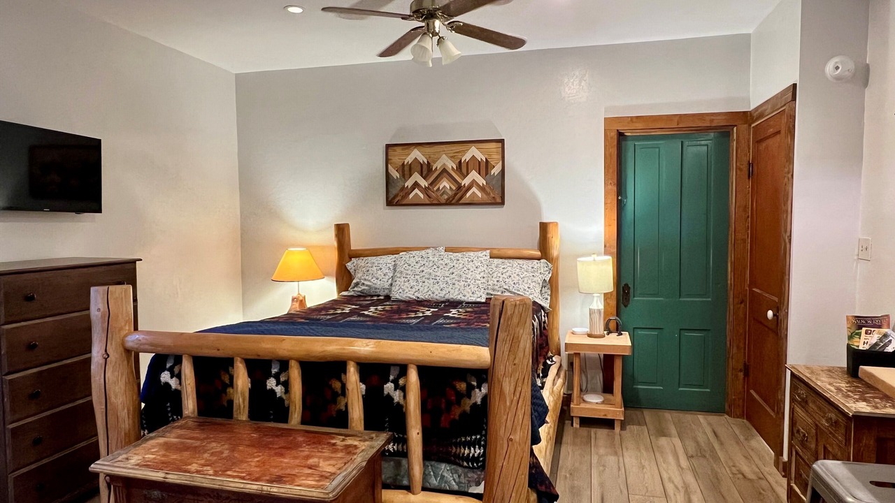 Photo of Bedroom in Salmon