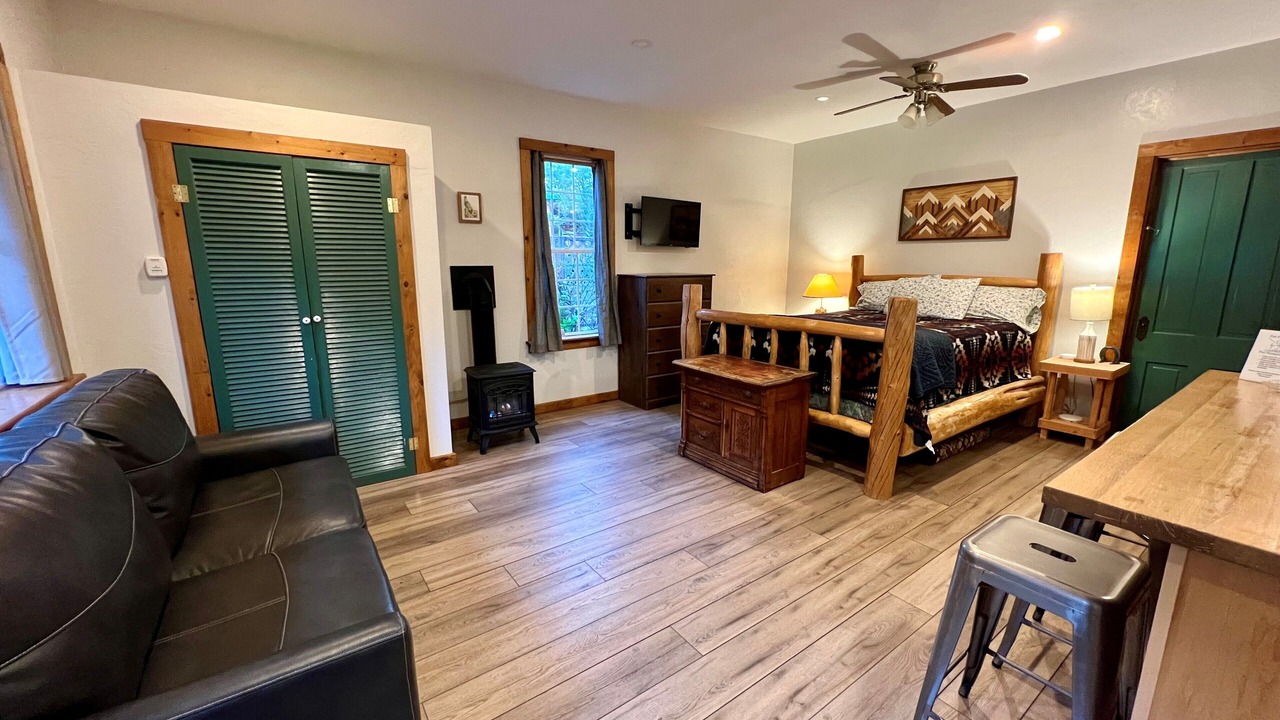 Photo of Bedroom in Salmon
