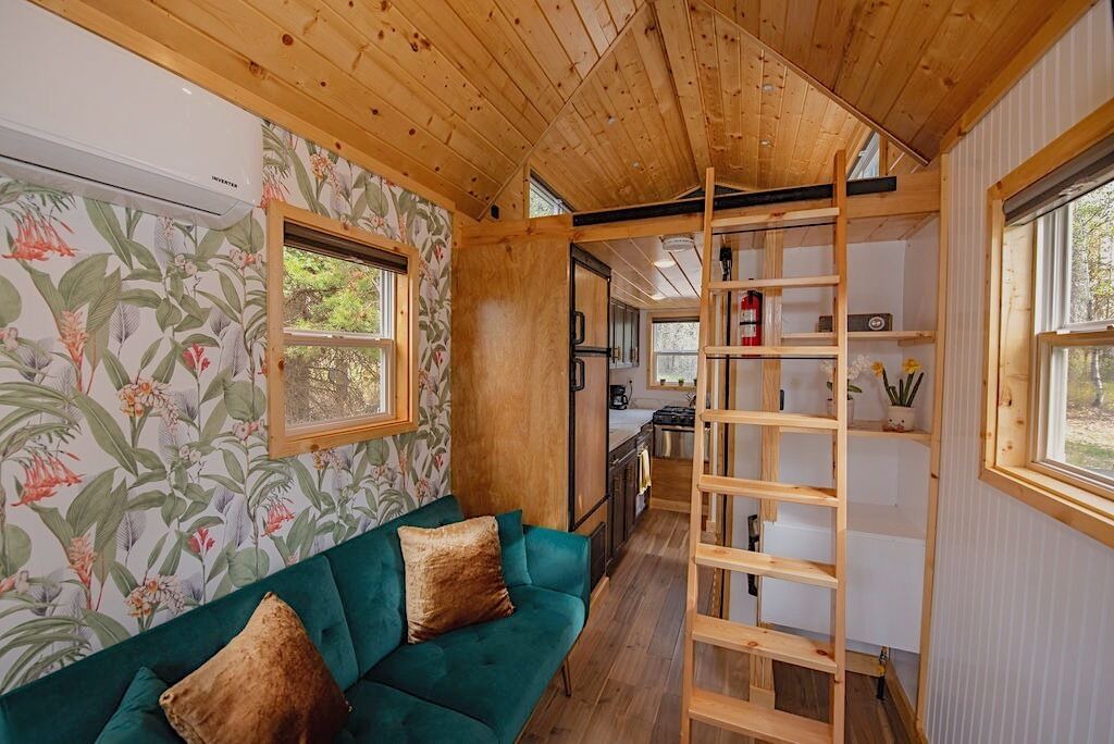 Photo of Livingroom in Donnelly