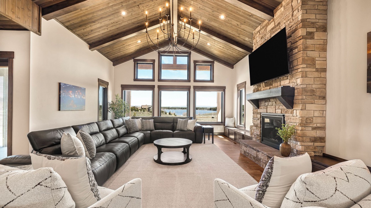 Photo of Livingroom in Island Park