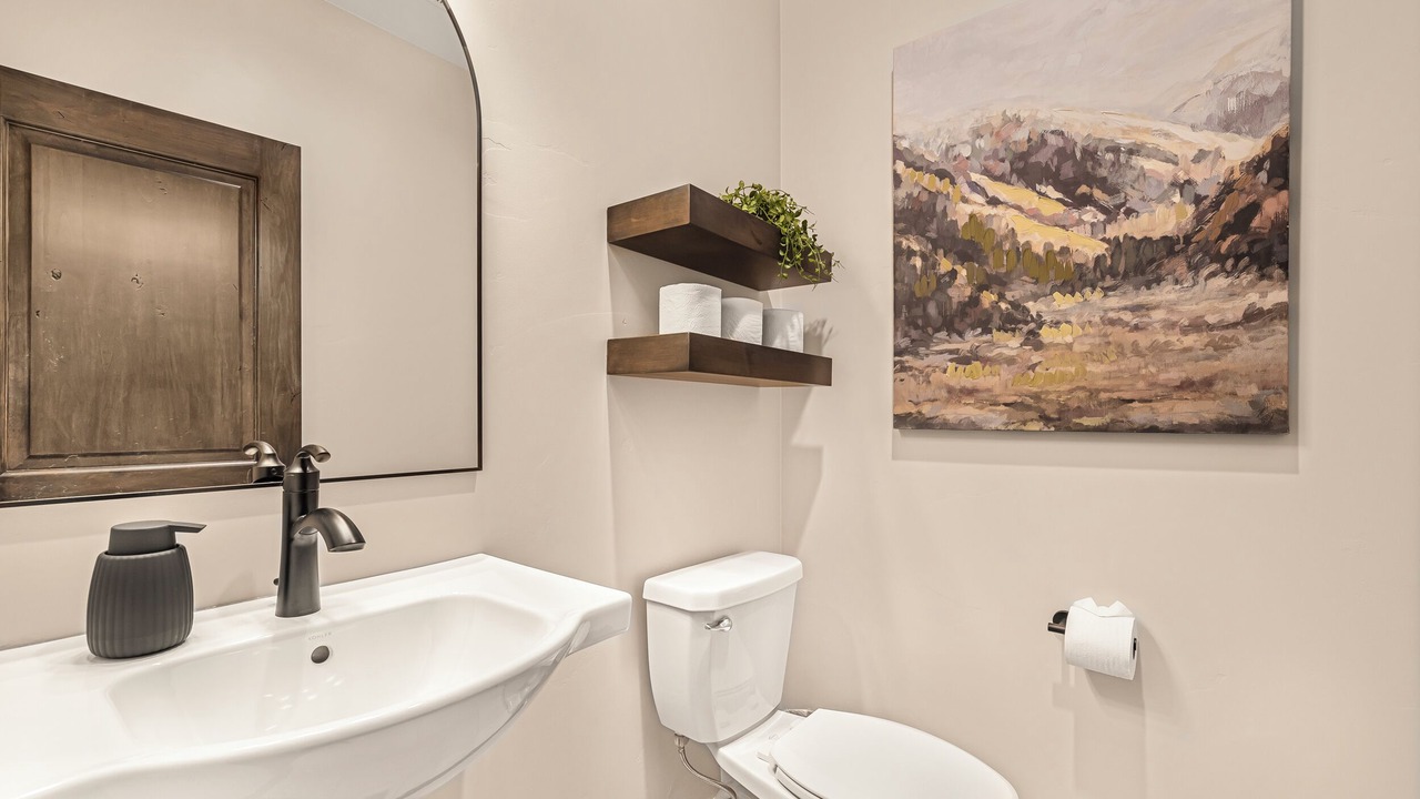 Photo of Bathroom in Island Park