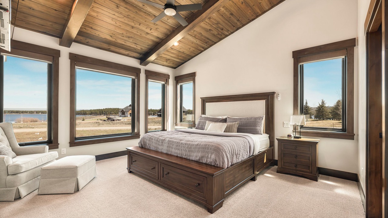Photo of Bedroom in Island Park