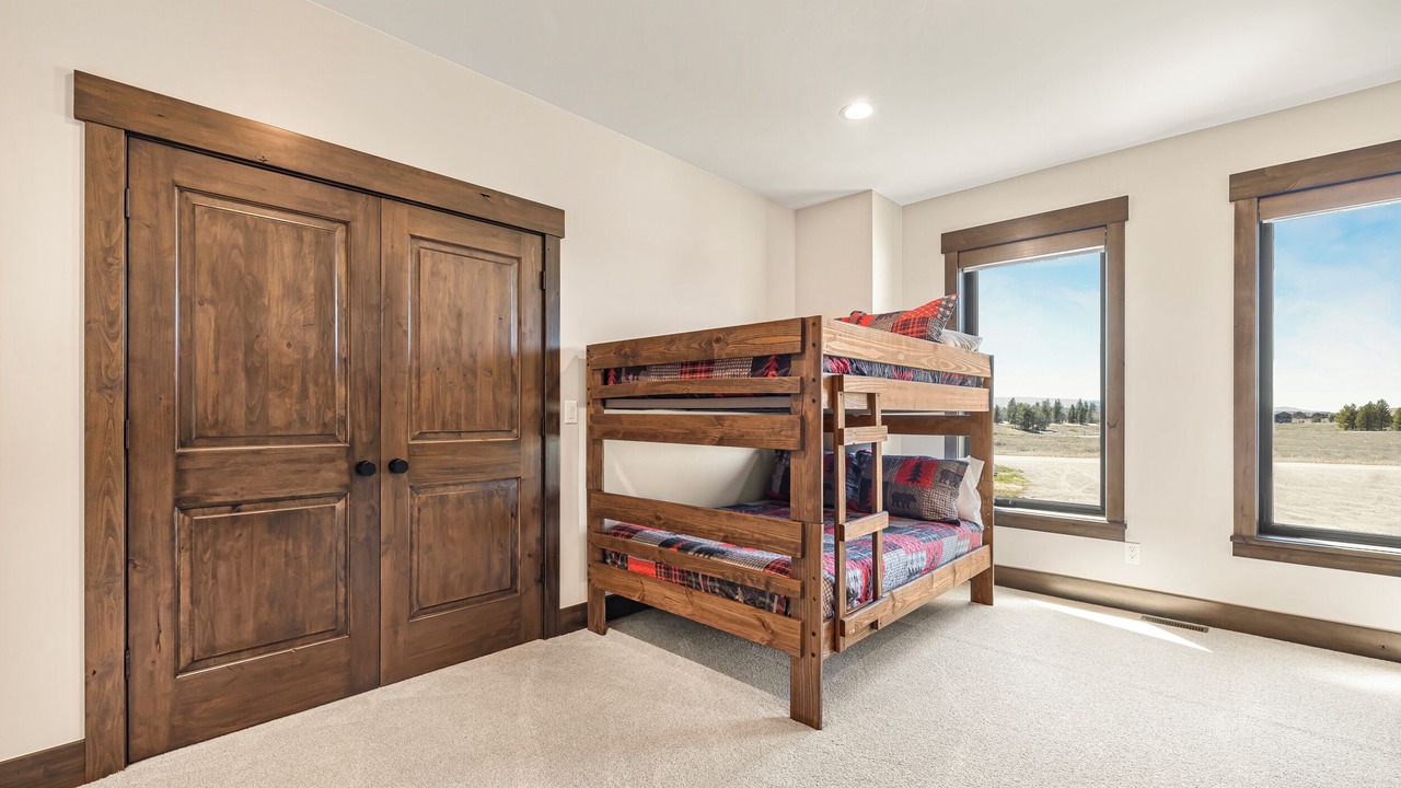 Photo of Bedroom in Island Park