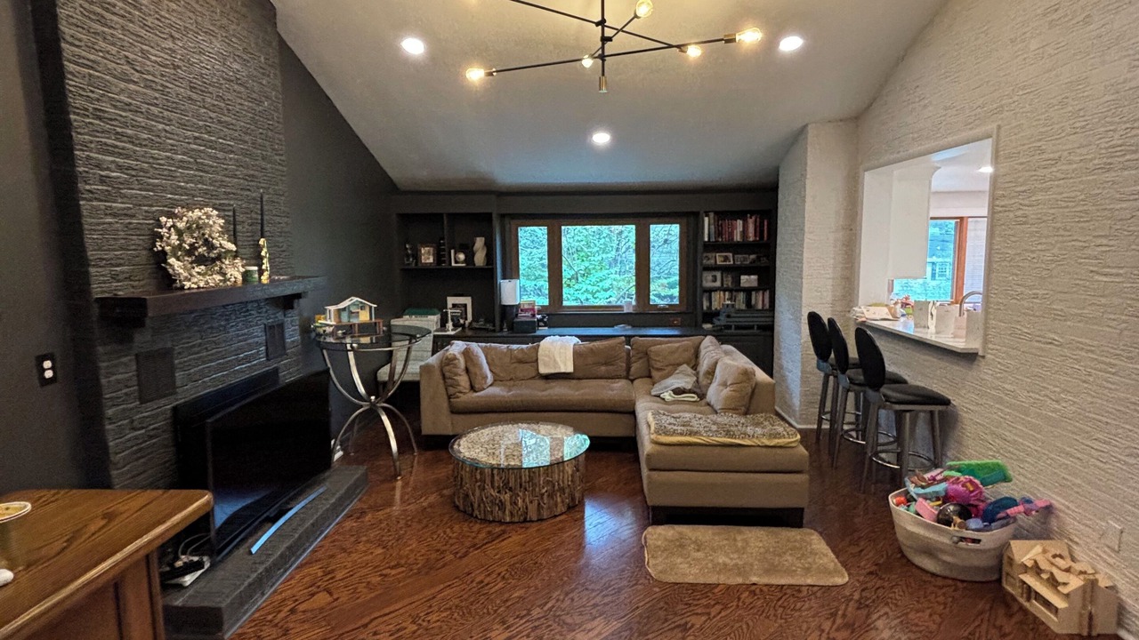 Photo of Livingroom in O'Hara Township