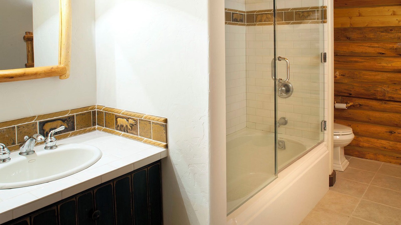 Photo of Bathroom in Emigrant