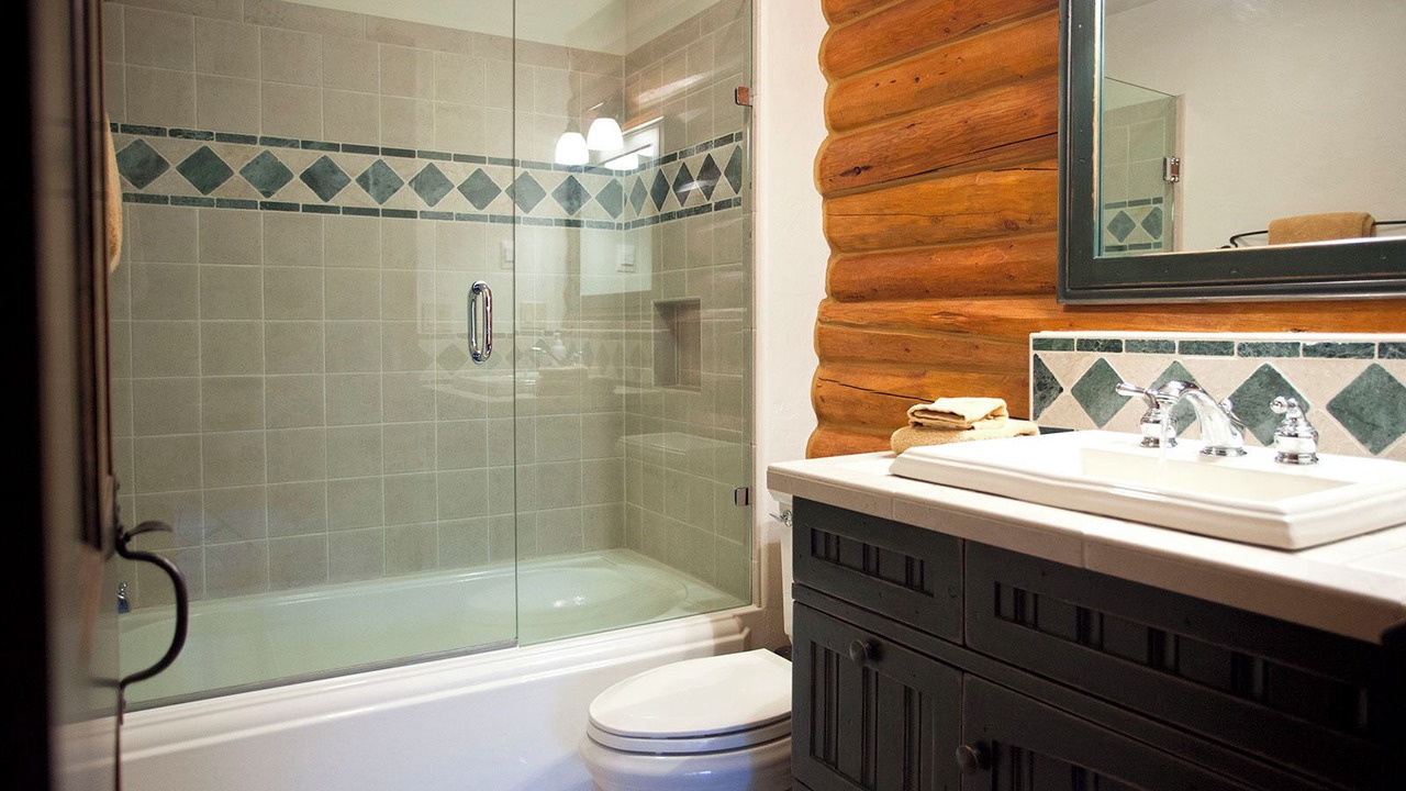 Photo of Bathroom in Emigrant