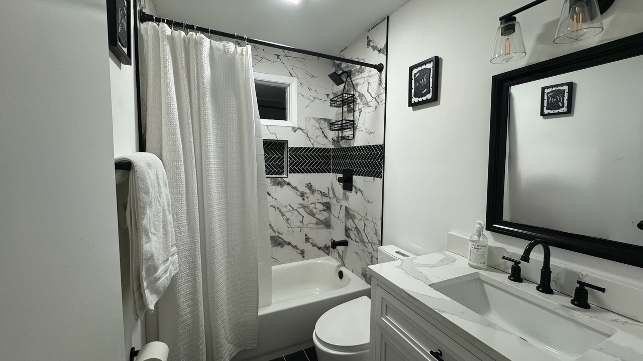 Photo of Bathroom in Collier Heights