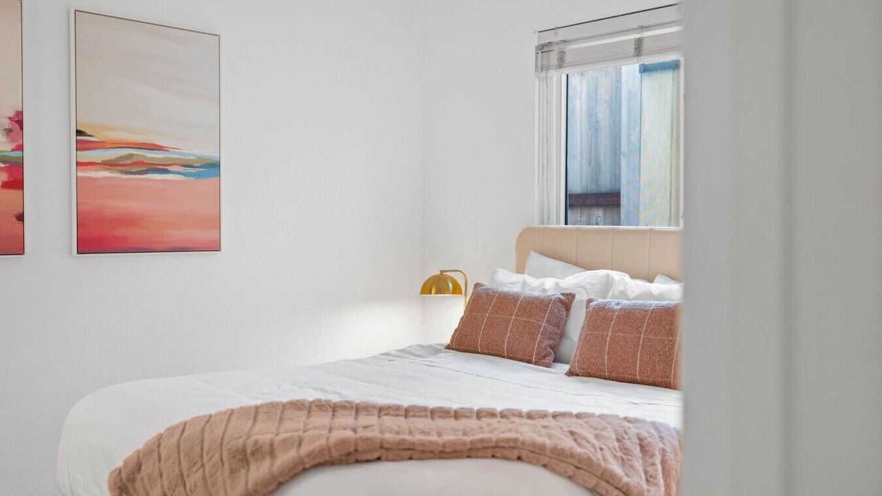 Photo of Bedroom in Bay Terraces