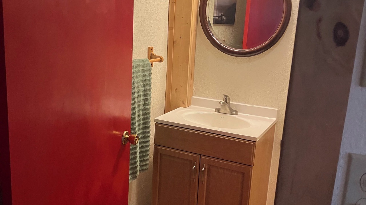 Photo of Bathroom in Island Park