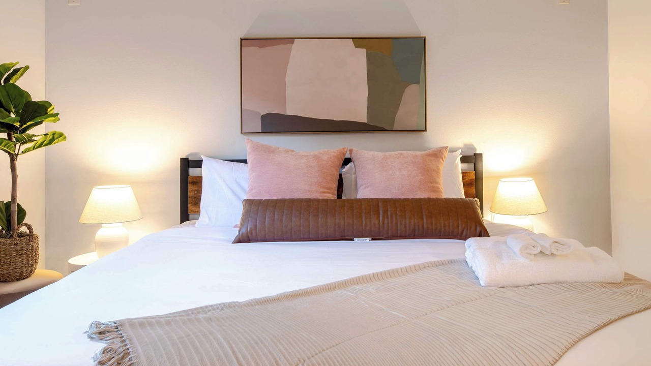 Photo of Bedroom in Maple Heights-Lake Desire