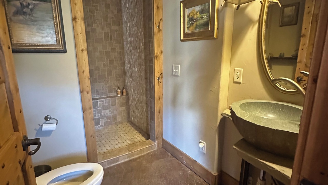 Photo of Bathroom in Gardiner