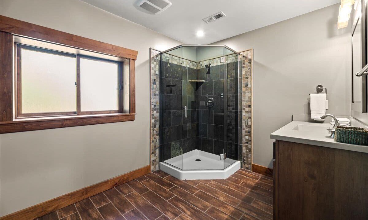 Photo of Bathroom in Coolin