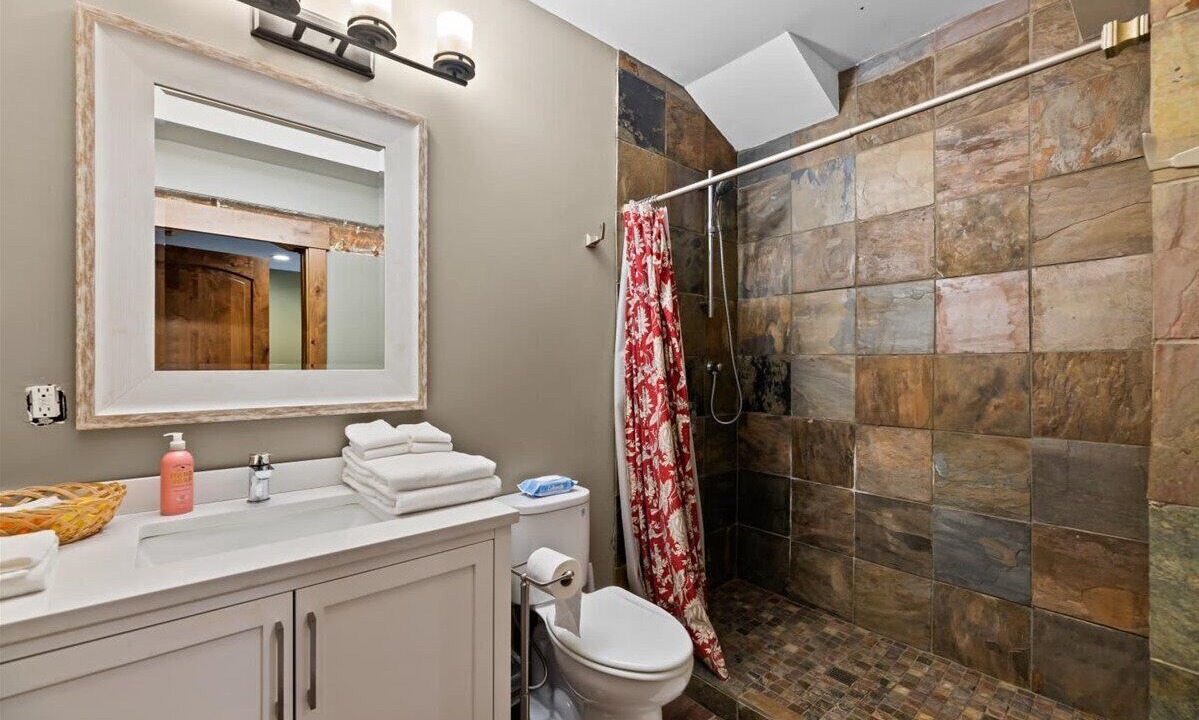 Photo of Bathroom in Coolin
