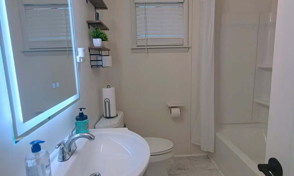 Photo of Bathroom in Blytheville