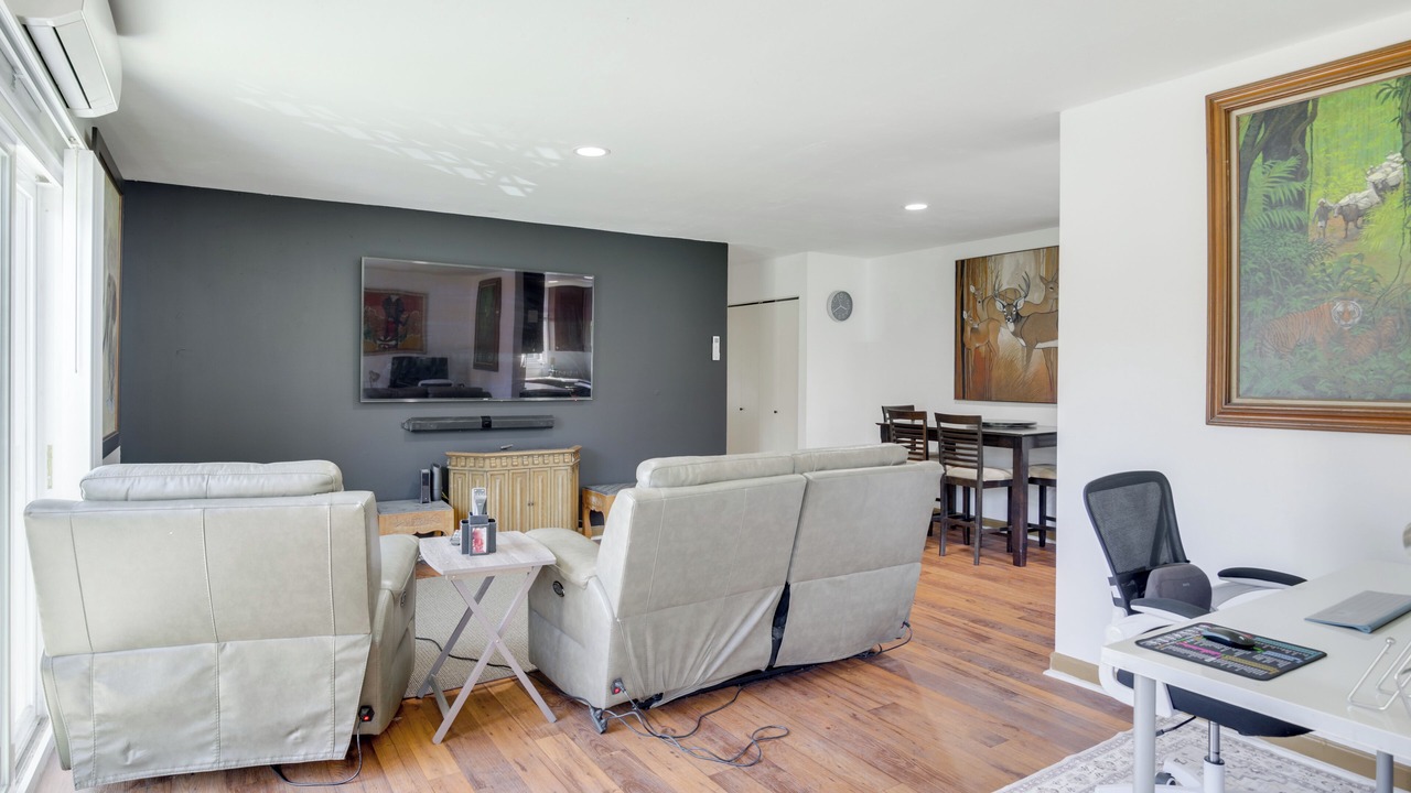 Photo of Livingroom in Rancho Penasquitos