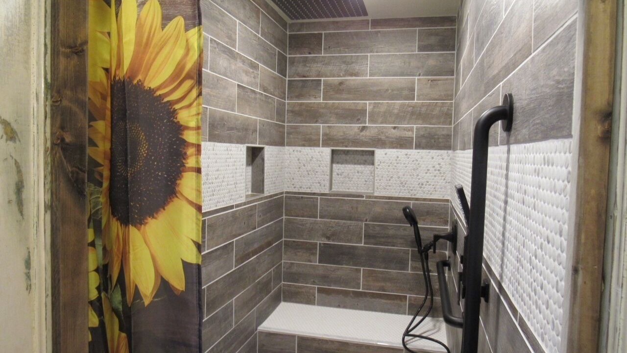 Photo of Bathroom in Thermopolis