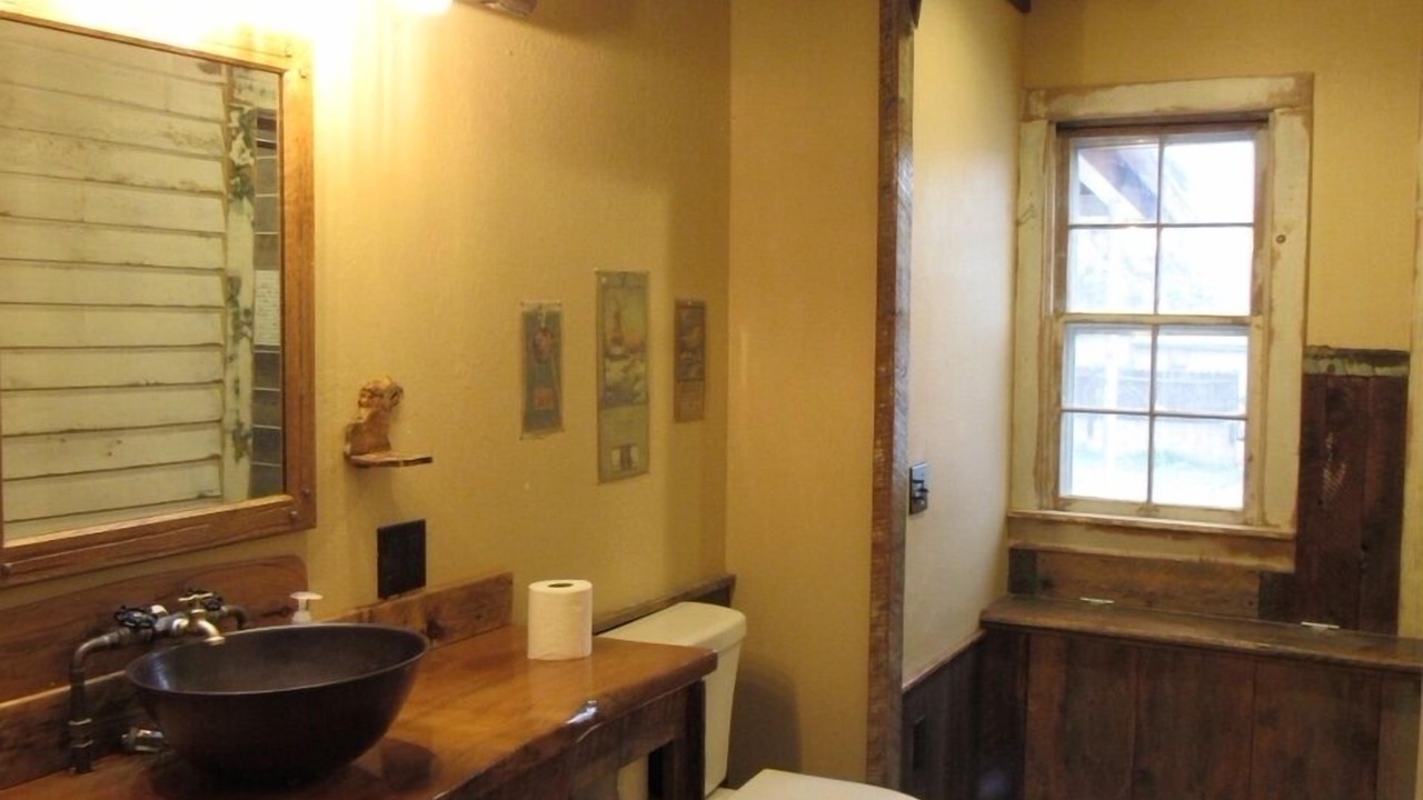 Photo of Bathroom in Thermopolis