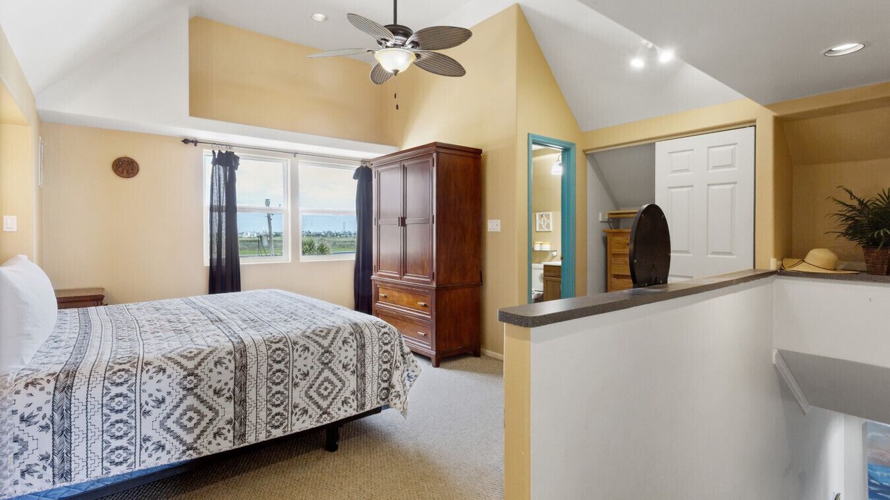 Photo of Bedroom in Bermuda Beach