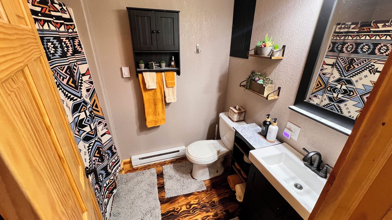Photo of Bathroom in Thermopolis