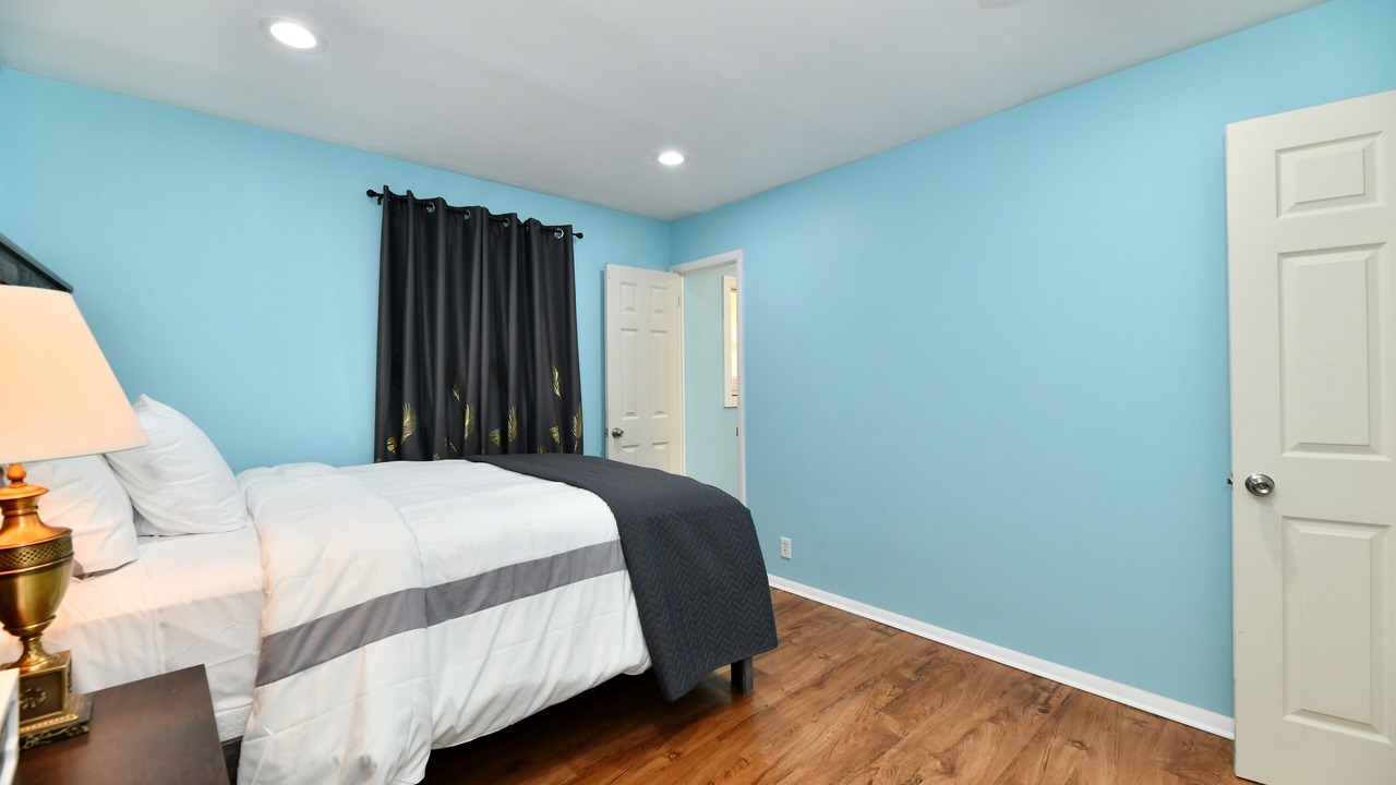 Photo of Bedroom in Lawrence