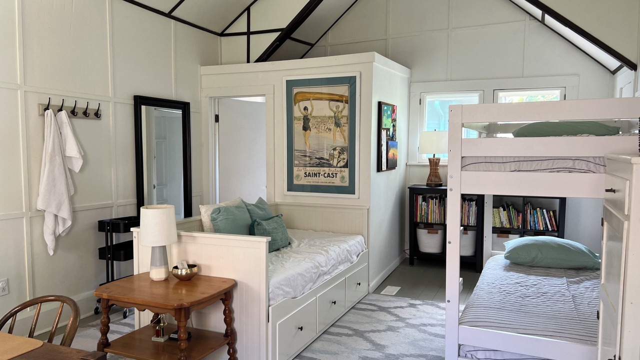 Photo of Bedroom in Lakeside