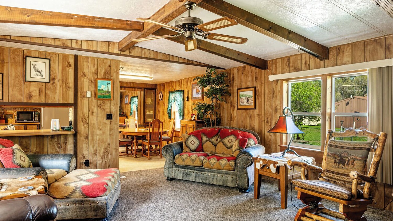 Photo of Livingroom in Sheridan
