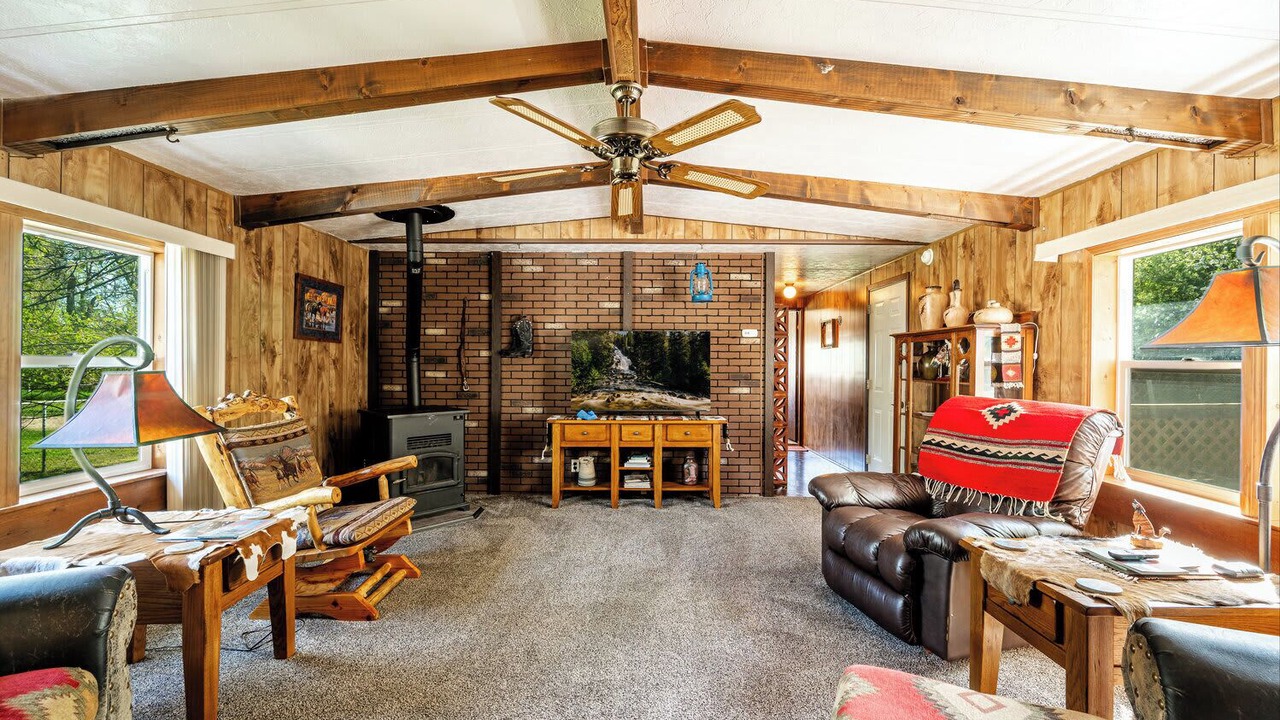 Photo of Livingroom in Sheridan