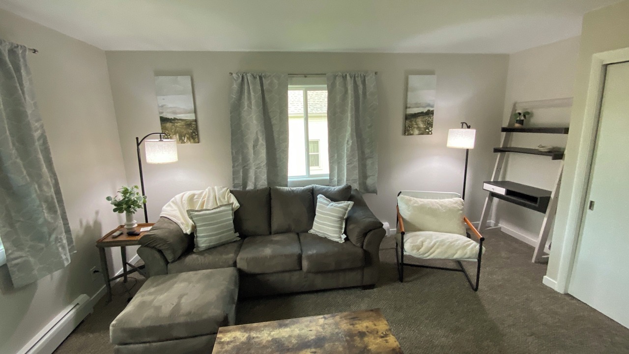 Photo of Livingroom in Cedar Rapids - Iowa City