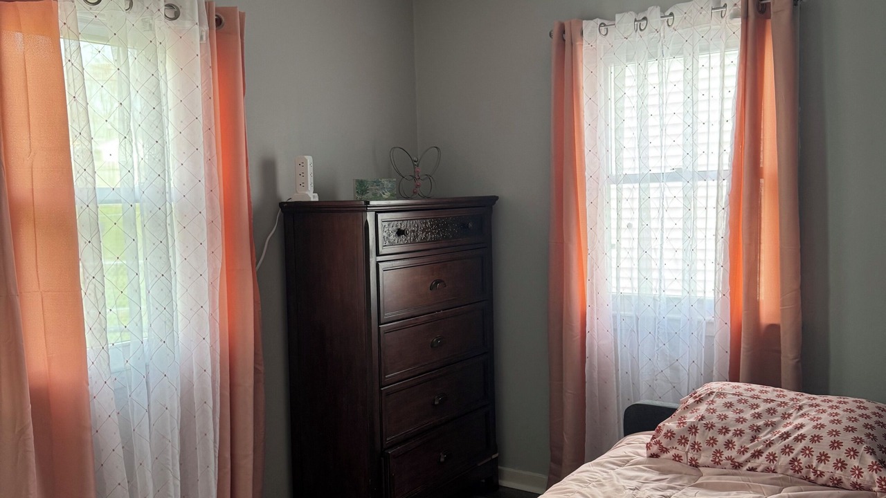 Photo of Bedroom in Clinton