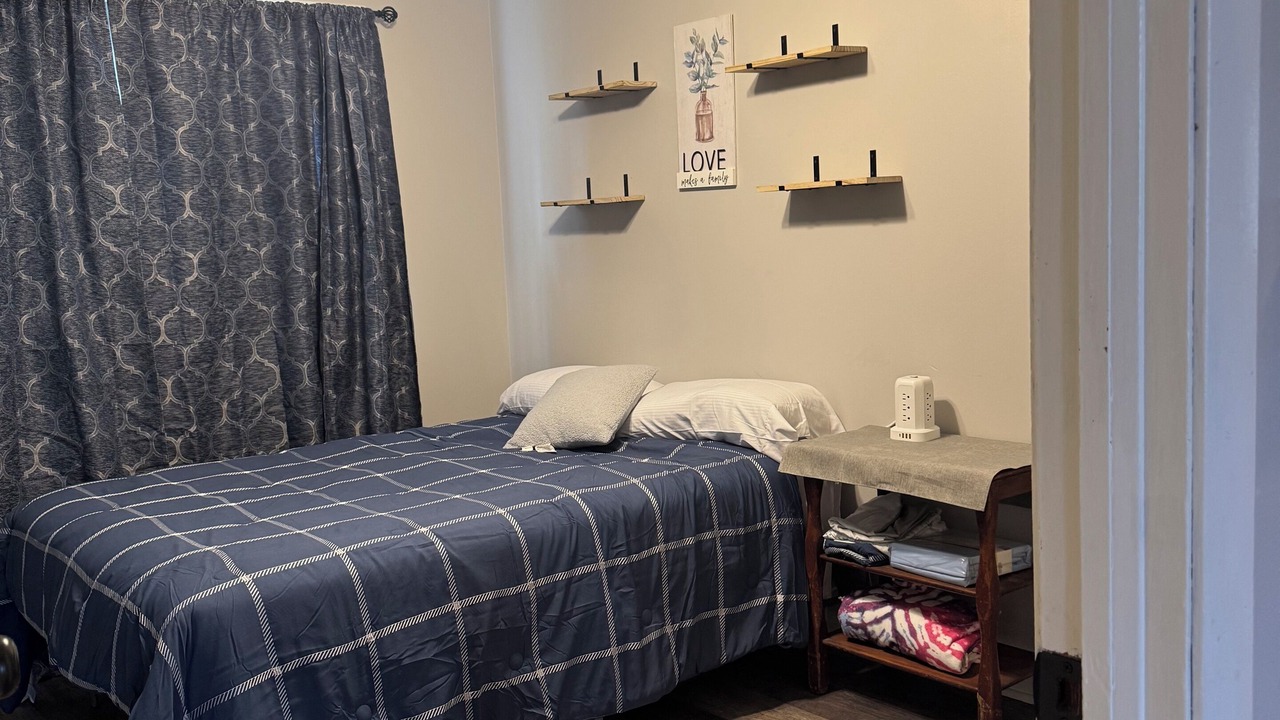 Photo of Bedroom in Clinton