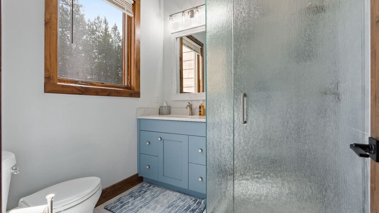 Photo of Bathroom in Island Park