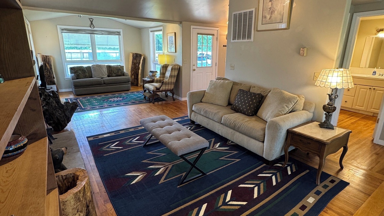 Photo of Livingroom in Tahlequah