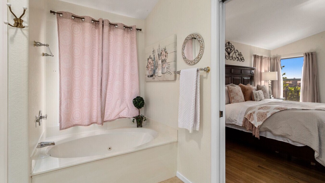 Photo of Bathroom in Arrowhead Lakes