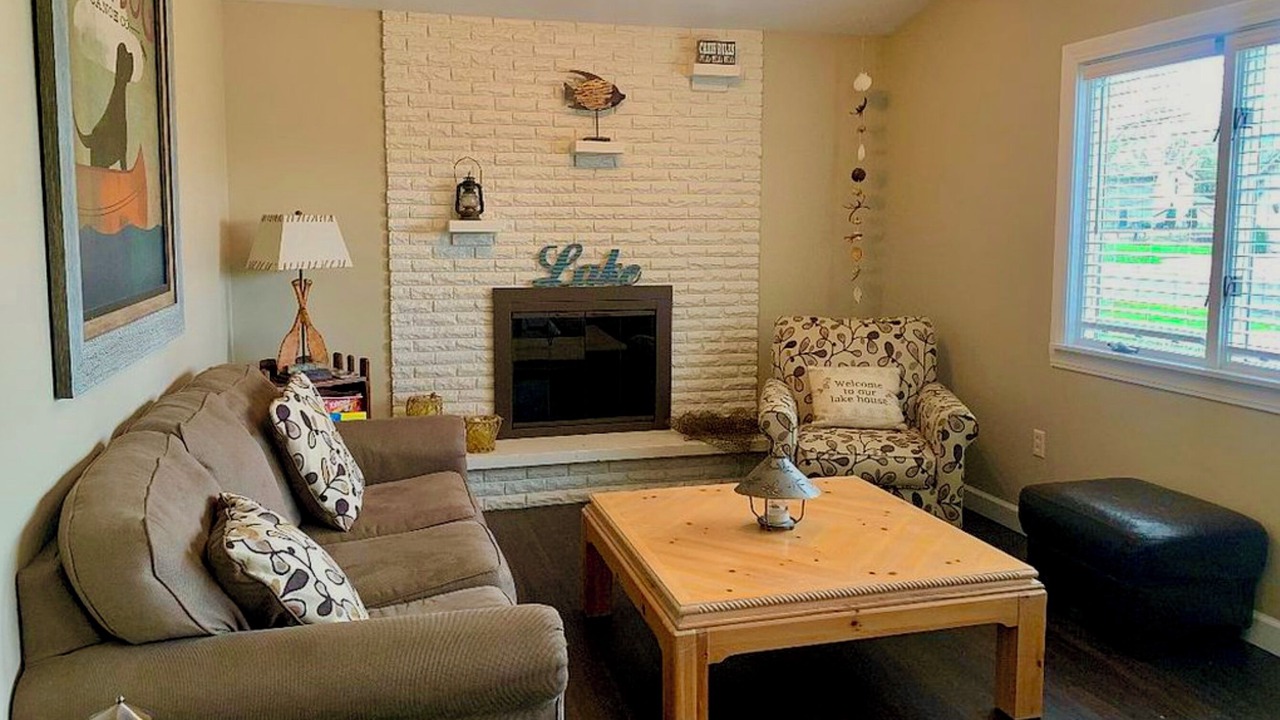 Photo of Livingroom in Lakeview