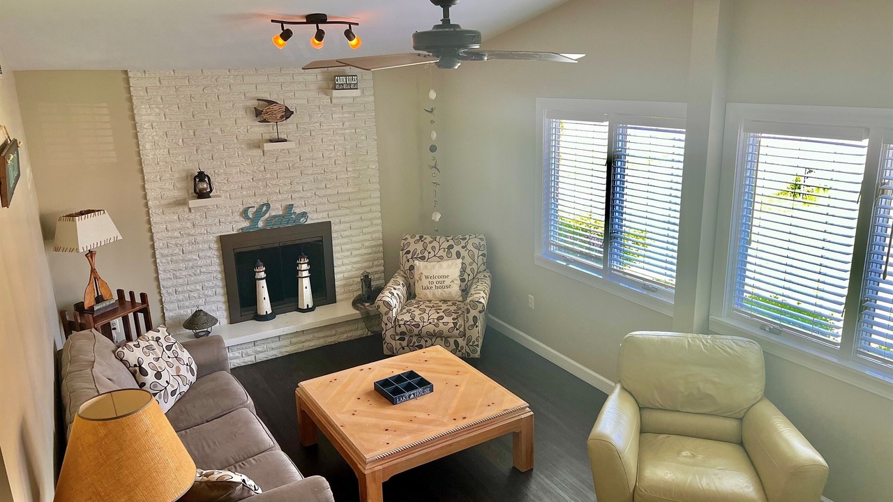 Photo of Livingroom in Lakeview