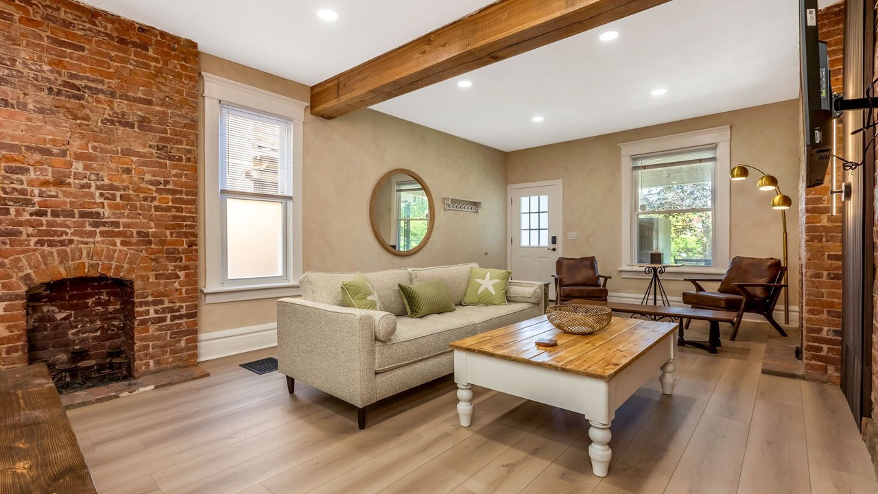 Photo of Livingroom in Franklin Park