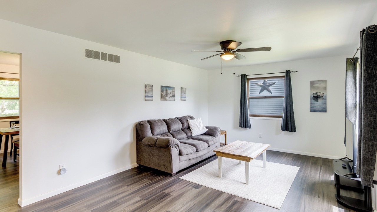 Photo of Livingroom in Ashland