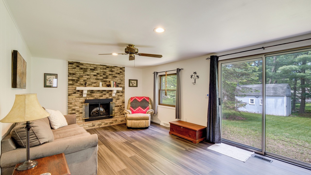 Photo of Livingroom in Ashland