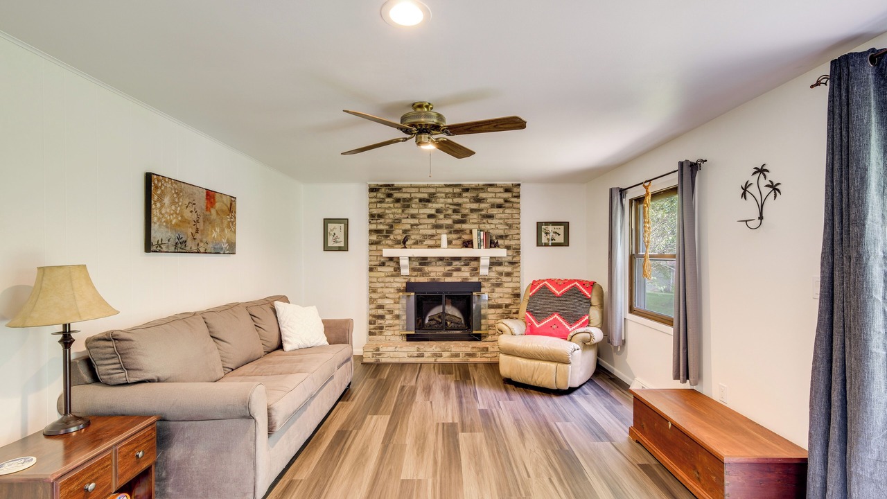 Photo of Livingroom in Ashland