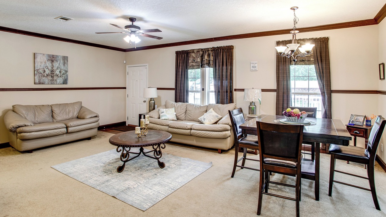 Photo of Livingroom in Huntcliff