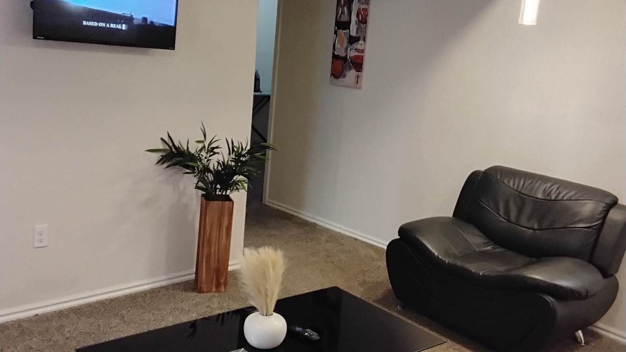 Photo of Livingroom in Lake Point