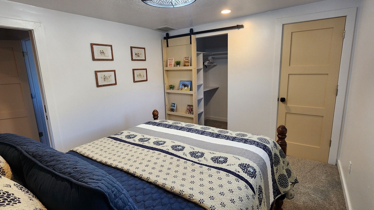 Photo of Bedroom in Diamondville
